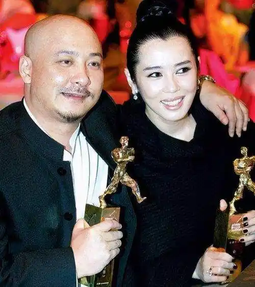 有些中年女星说不出哪里好,但就是谁也替代不了,个个气质十足_余男