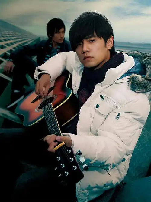 这一组周杰伦珍贵老照片,都是年少回忆呀!