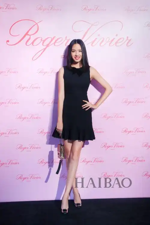 罗杰·维维亚 (roger vivier) 上海恒隆精品店开幕之张梓琳