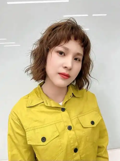 新时尚发型来了,爱美女性别错过,剪完让你大变样