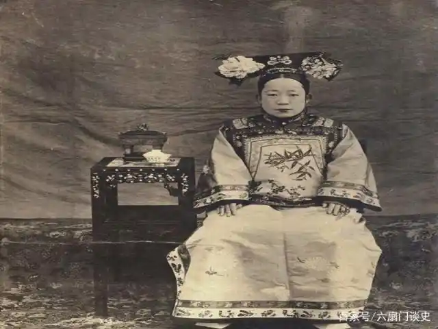 图为庆亲王的四格格,这位格格尤其深得慈禧喜爱,后与直隶总督裕禄第