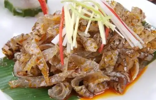 蒜味鱼皮,美味可口,吃起来让人难忘!