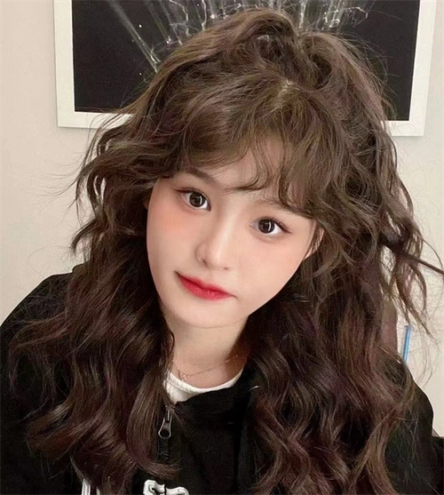 慵懒羊毛卷烫发 浪漫温柔不失美感_女生烫发 - 美发站