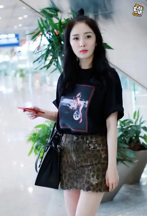 828新款明星杨幂同款潮流t恤短袖女人物印花显瘦韩版黑色纯棉学生风