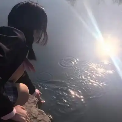 海边氛围感ins风侧面女生头像