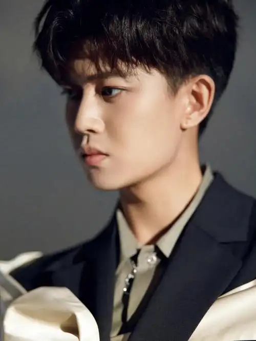 任嘉伦rjl帅帅的任