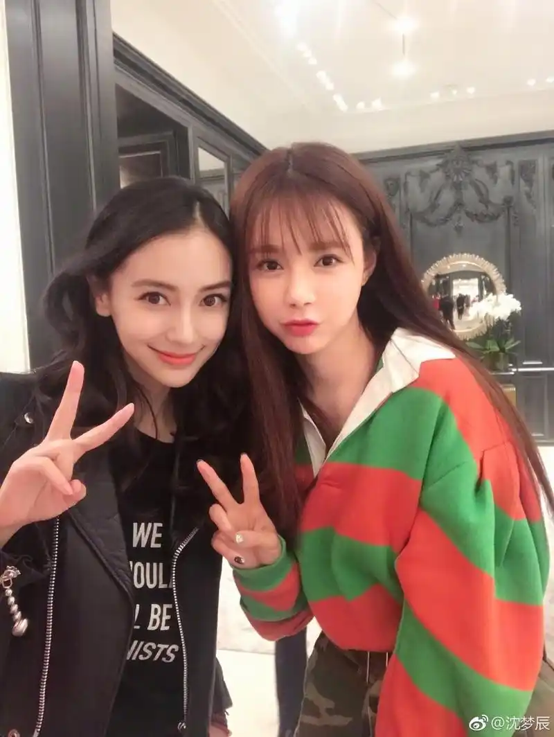 沈梦辰晒与angelababy合照 比baby还年轻漂亮