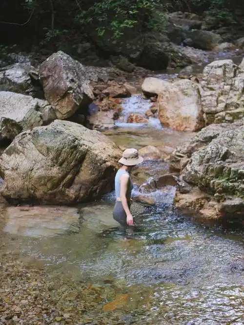 贵州溯溪深沟里藏着最夏天的清凉