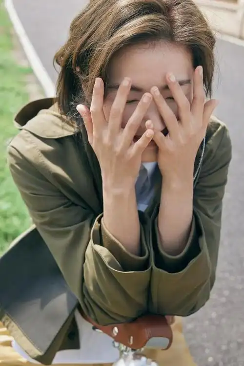 最近,著名演员万茜在社交媒体上庆祝了她的41岁生日并晒出了一组照片.