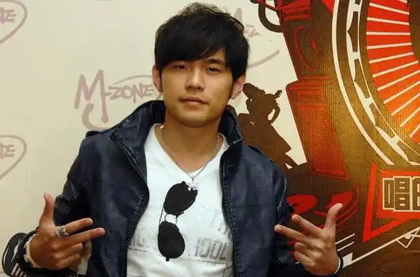 美女逃犯花2000元买票追星路上被捕逃犯克星周杰伦演唱会再立功