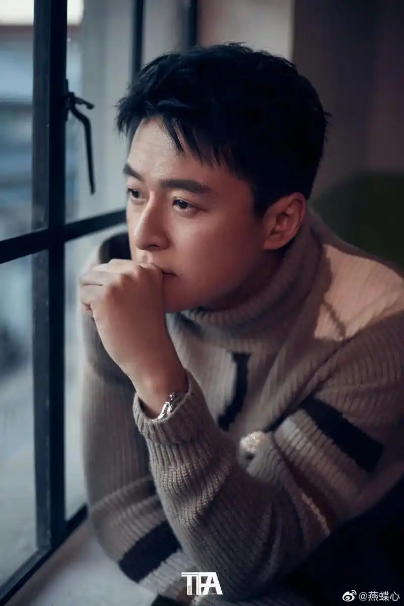 朱雨辰喜欢你如早春清晨熹微的光 立夏中午倾盆的雨晚秋傍 - 抖音