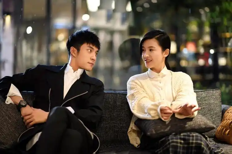 唐人星闻 | 韩东君《原来你还在这里》杀青 痴情演绎爱情长跑