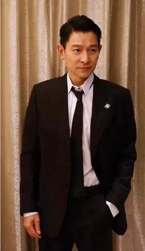 父亲留下7页遗书跳海那个要嫁给刘德华的追星女子结婚了吗