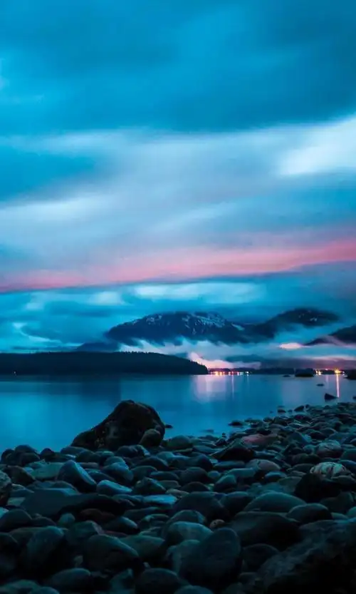 傍晚下大自然白皑皑雪山风光风景意境写真