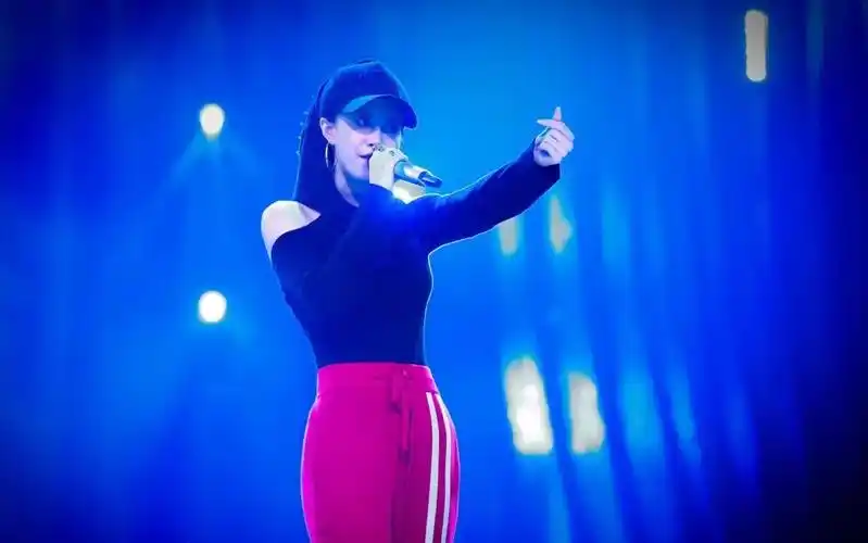 好声音没夺冠,却嫁给爱奇艺总裁,34岁成了人生赢家_李嘉格_车澈_音乐