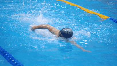 自由泳(爱咋游就咋游)蛙泳(像青蛙一样玩水)▼▼▼宁视君用动图来科普