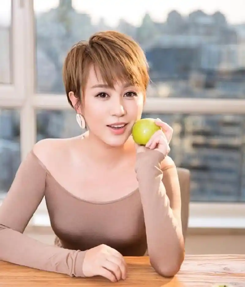 马丽的五款发型:图一惊艳,图二老气,图三干练,图五太搞笑!