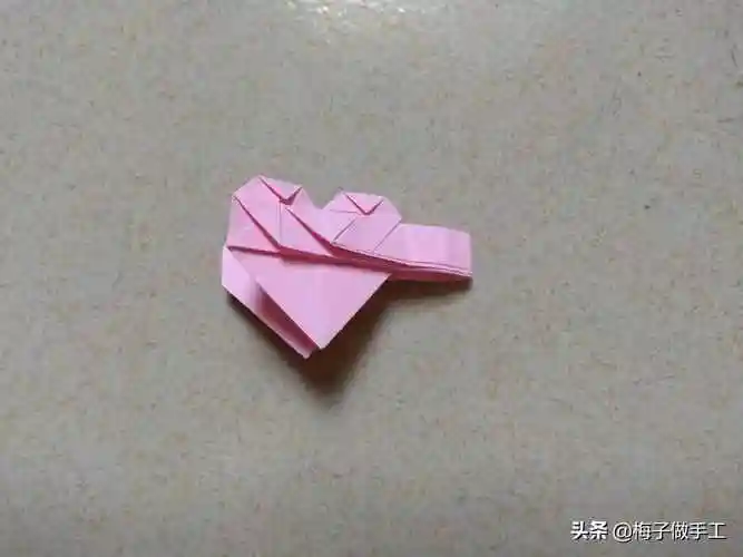 爱心怎么折用纸折爱心怎么折
