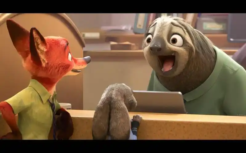 《疯狂动物城》看一次笑一次的经典镜头,传说中树懒的"闪电"办公模式