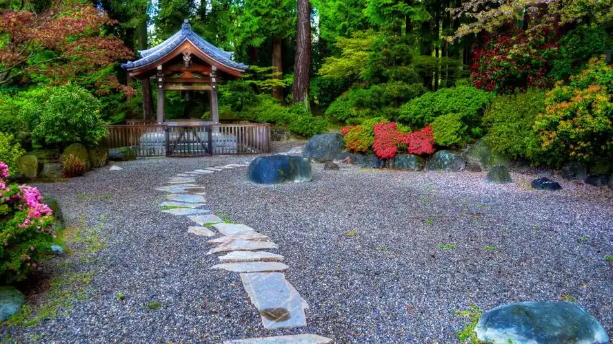 旖旎花园风景摄影高清宽屏桌面壁纸