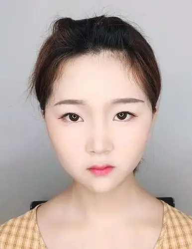 贫民窟女孩詹詹正脸来了!和杨超越相似度99.99%?