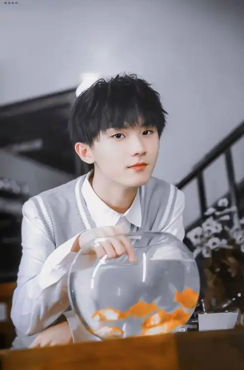 有没有关于马嘉祺的好看高清照片,能当电脑壁纸的那种? - 知乎