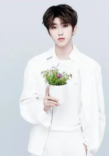 同样是顶流蔡徐坤的做法要输给华晨宇