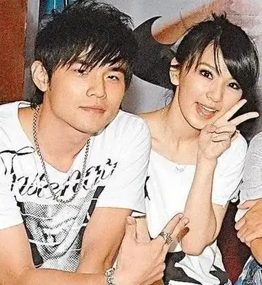 13任前女友都是人间绝色为何周杰伦会被中专野模昆凌收服