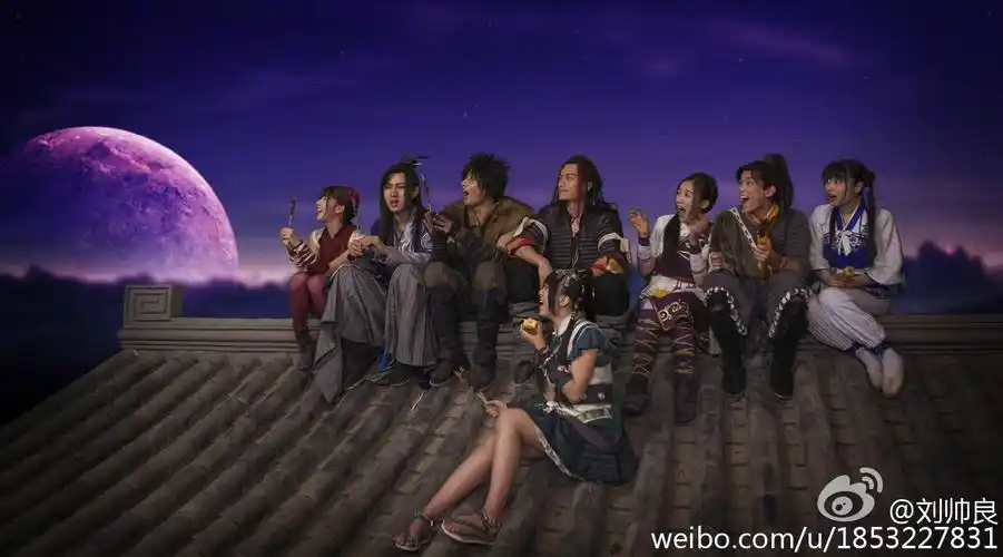 仙剑客栈13集,屋顶赏月全家福的壁纸.