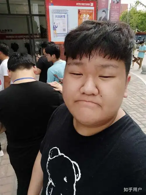 身为一个长得丑的胖子是一种什么体验.