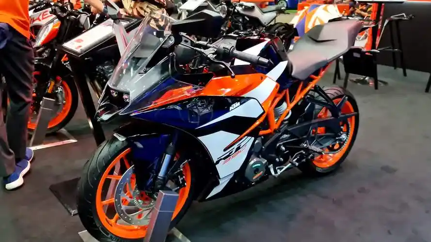 能玩泥巴的仿赛:全新款ktm rc 390~!