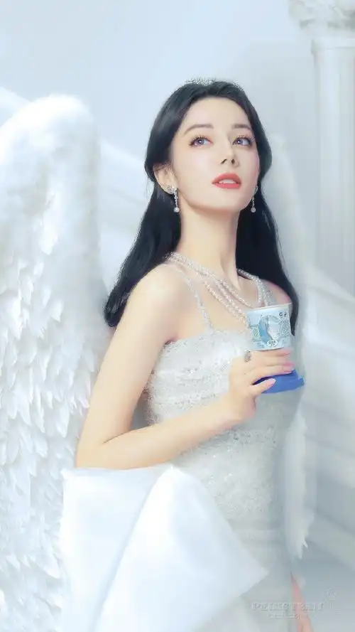 一组有神性的壁纸    @dear-迪丽热巴