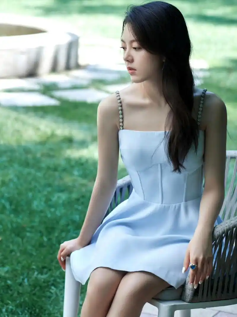 长发的赵今麦,好漂亮