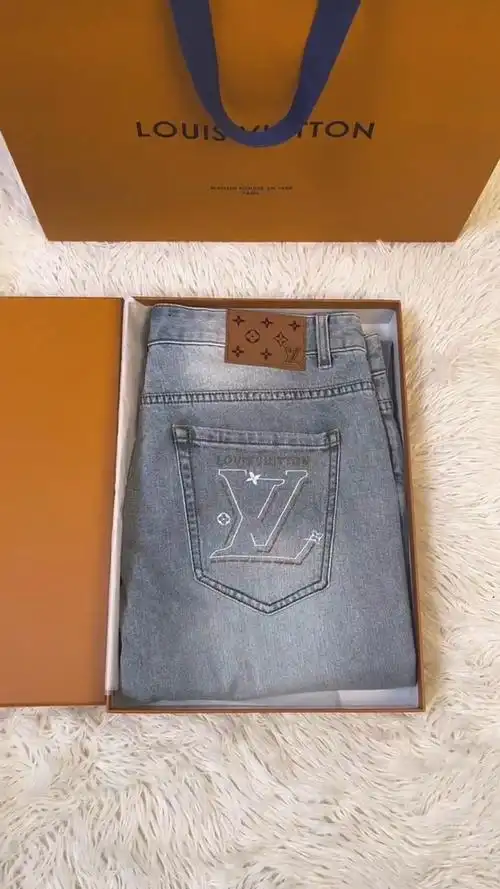 lv路易威登logo设计男士破洞修身牛仔裤