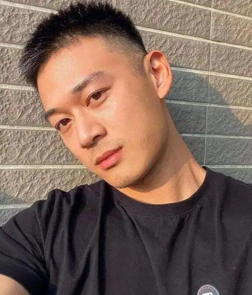 男生干净短发寸头,干干净净才是男生的最爱