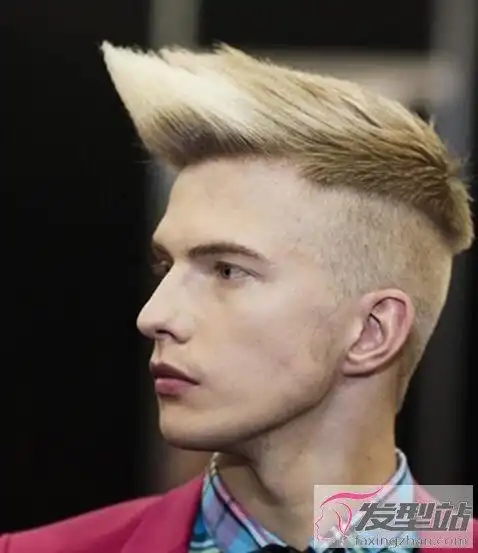 男生短发离子烫发型干练利落尽显个性魅力