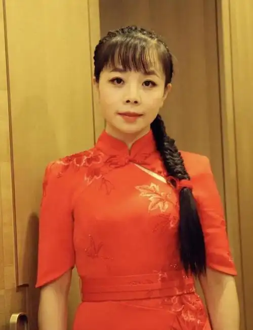 王二妮放弃百万年薪下嫁农村小伙婚后被婆婆当亲女儿疼爱