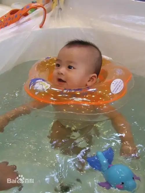 婴儿游泳图片_百度百科