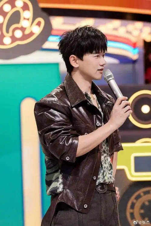 张杰复古美拉德造型也太帅了吧