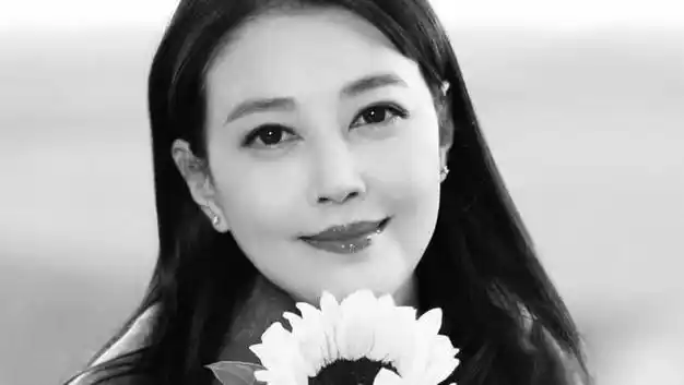 香港著名演员周海媚因病医治无效去世享年57岁