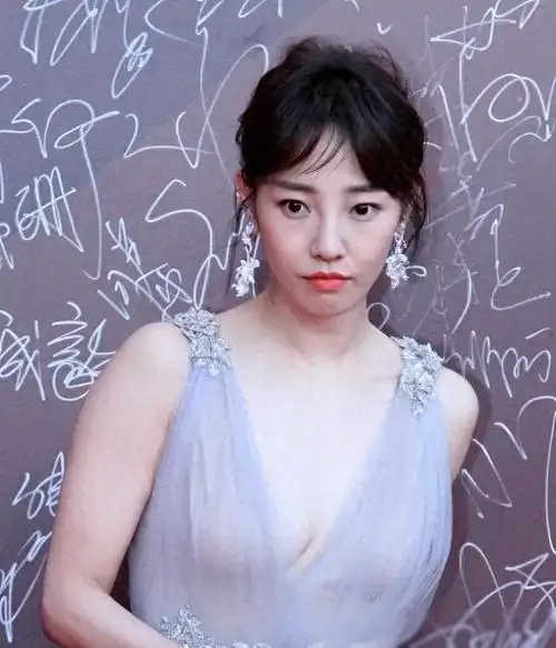 白百何再掀波澜新曝猛料胜过当年一指弹粉丝真是少见多怪