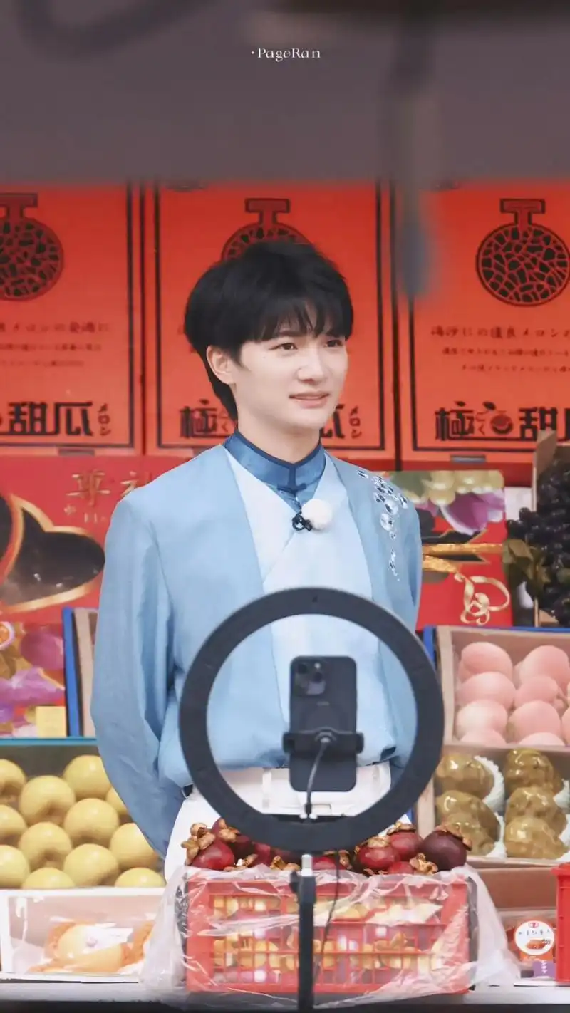 好可爱的一只乖宝宝!#周深奔跑吧 - 抖音