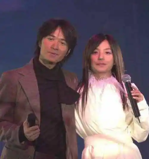 47岁古巨基升级当爸!曾和两代"小燕子"传绯闻,最后情定女助手