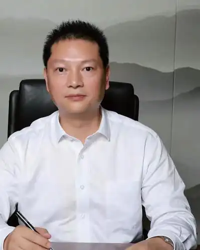 《中国名牌》:请问可以谈谈天江药业的发展历程吗?