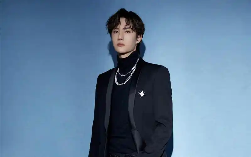 小鲜肉王一博时尚帅气魅力写真