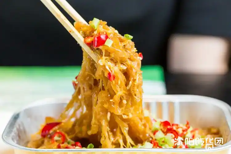 锡纸芝士地瓜地瓜(￥18)先用高压锅压,放入炼乳,糖和鸡蛋,再放马苏