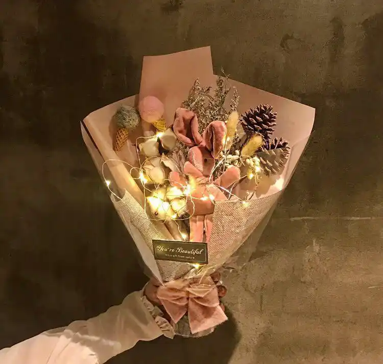 如何看待男朋友只是花钱给自己买东西却不肯给女朋友送礼物