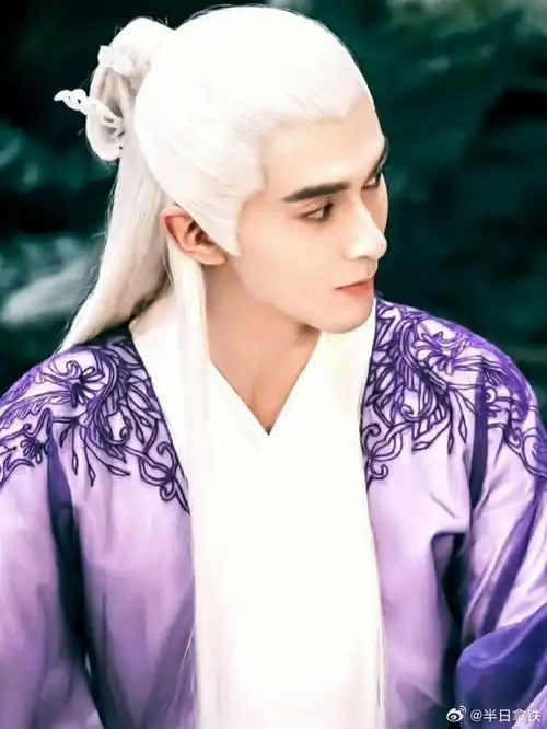 有感受到那种神仙下凡的感觉高伟光|东华帝君|半日拿铁超话#睡不着就