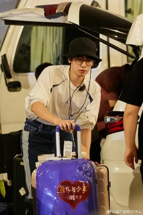 只有胡先煦是童年照