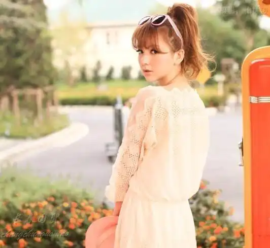 下面,长春国贸晒一组方媛早年拍摄的写真照,照片中的方媛清纯靓丽甜美